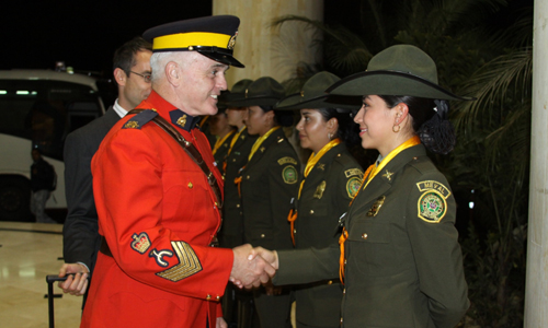Saludo de Policia Montada de Canadá 